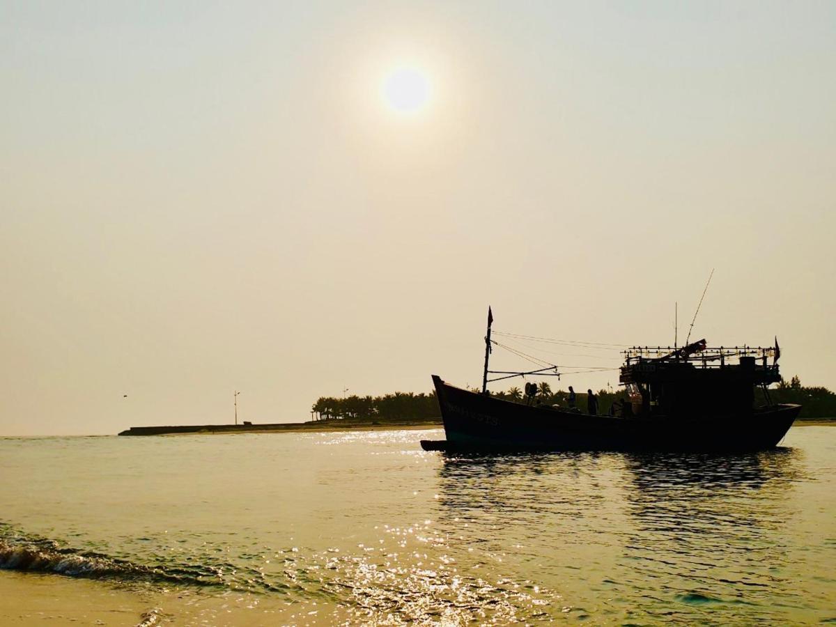 Riverview Homestay ドンホイ エクステリア 写真